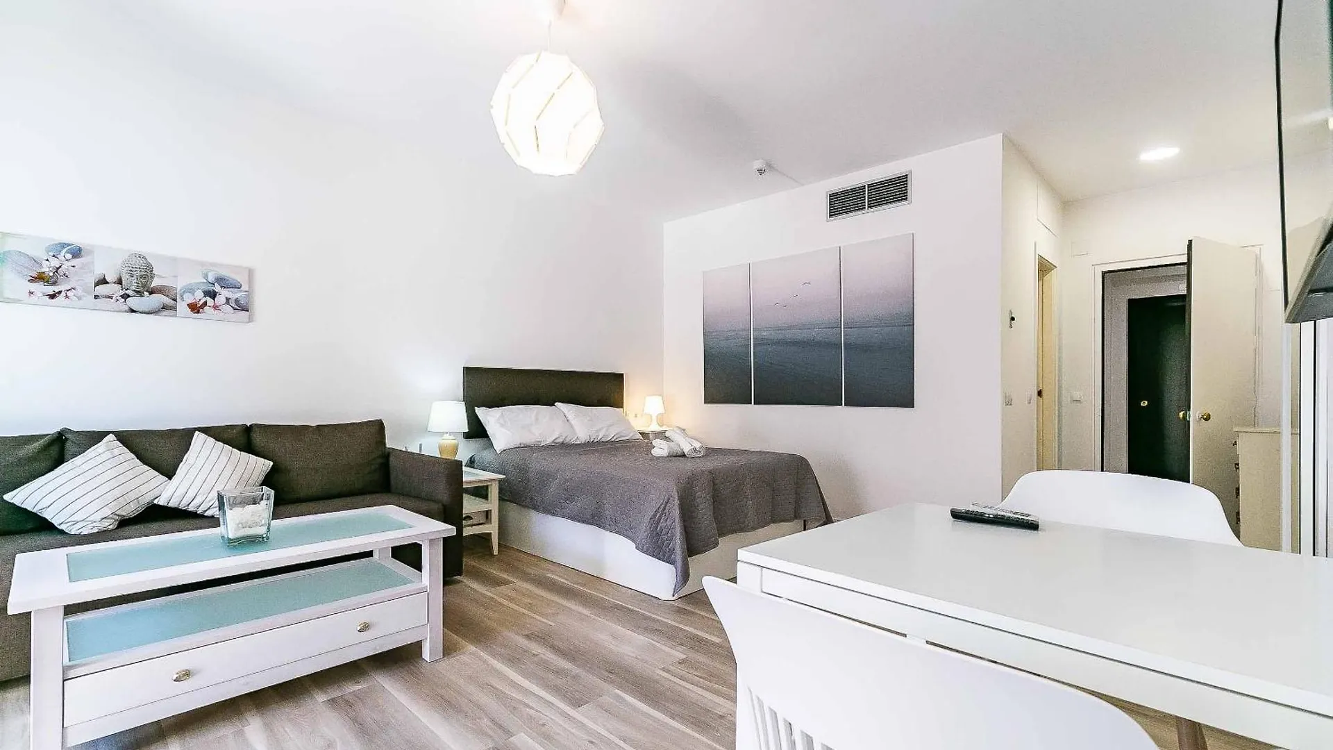 Beach Holiday Pyr Fuengirola 0*,  İspanya