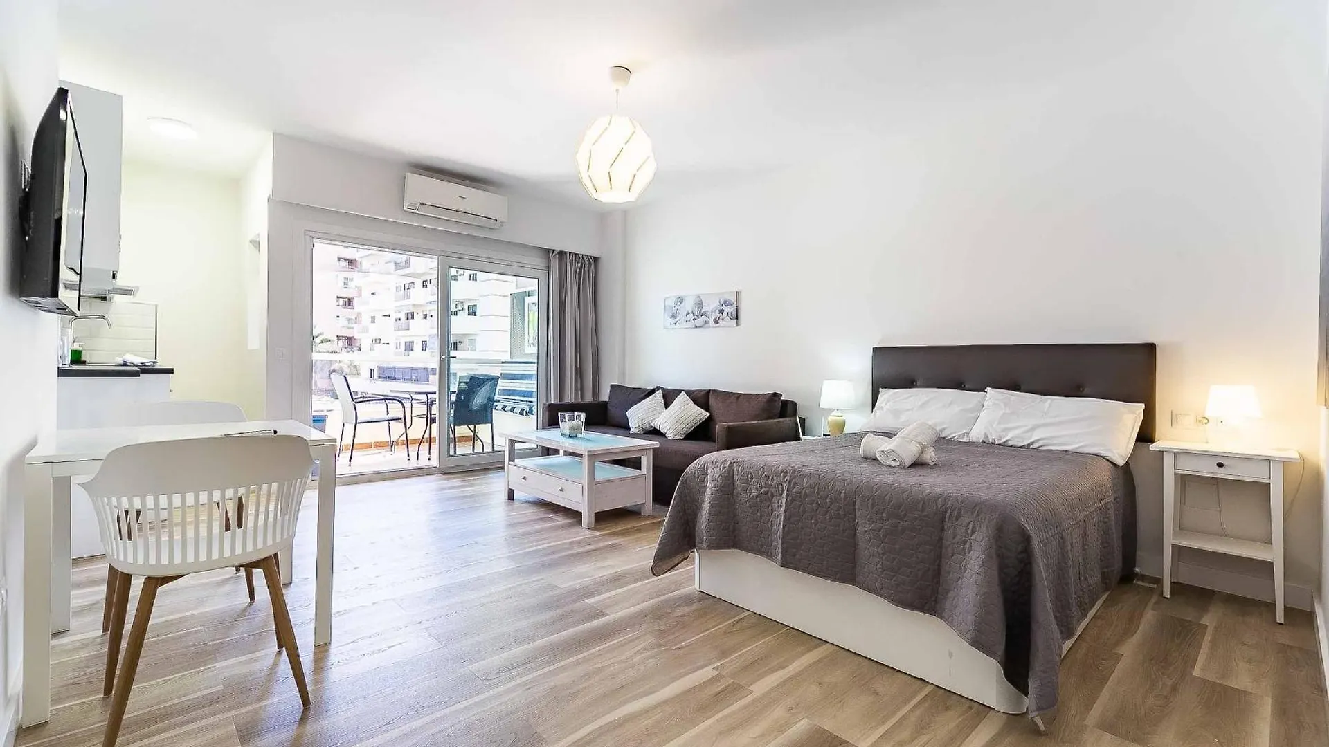 Beach Holiday Pyr Fuengirola Daire