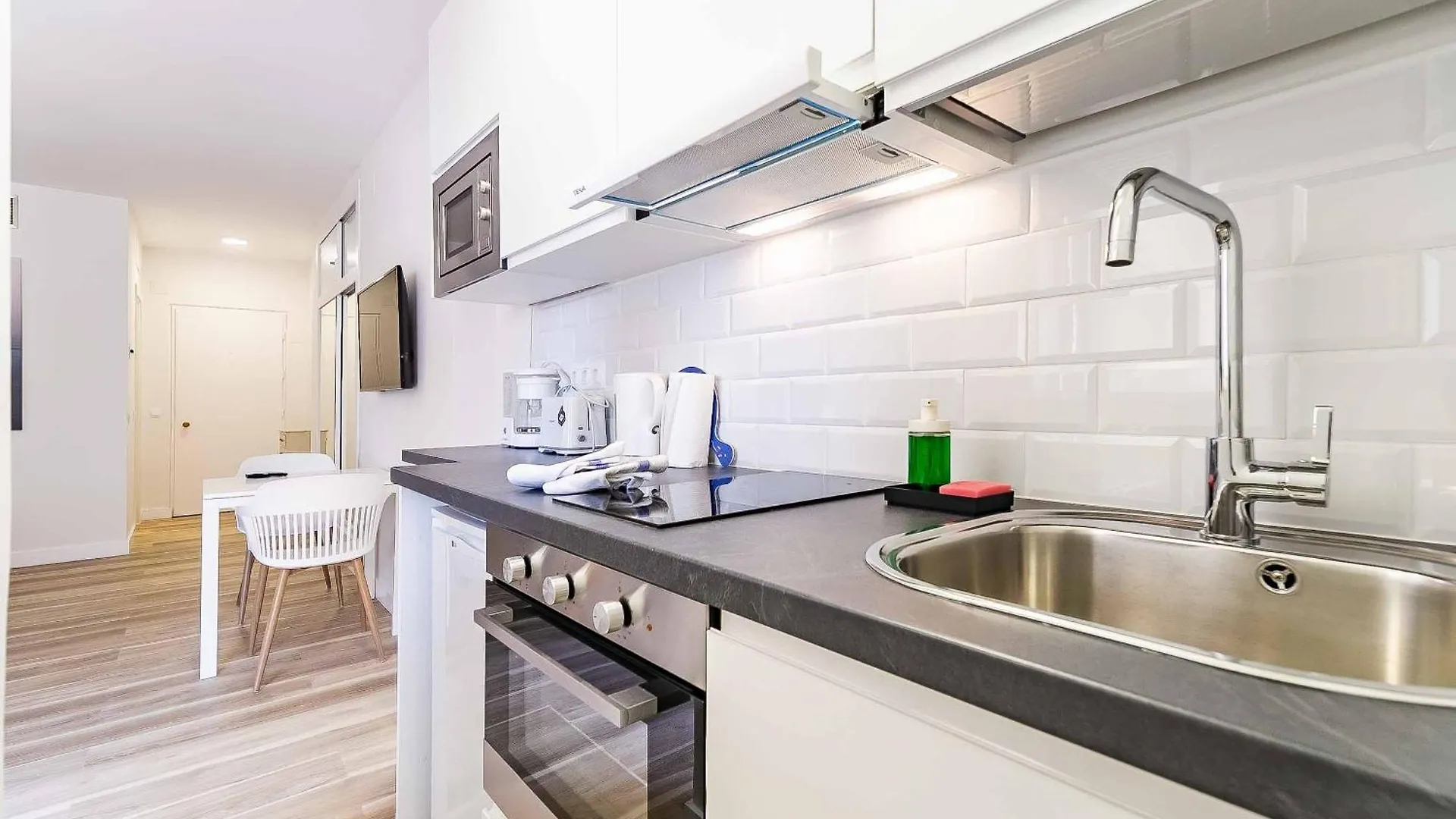 Apartment Beach Holiday Pyr Fuengirola Spain